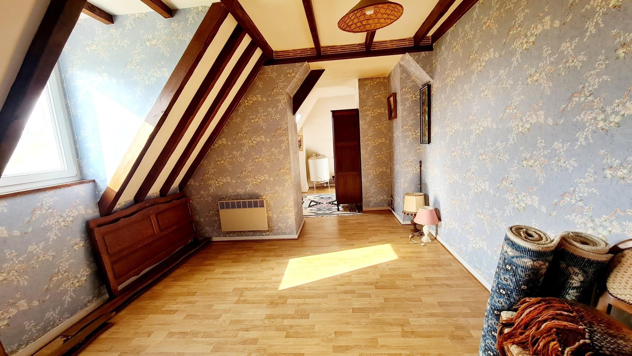 house 7 Rooms for sale on PONT L EVEQUE (14130)