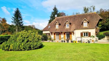house 7 Rooms for sale on PONT L EVEQUE (14130)