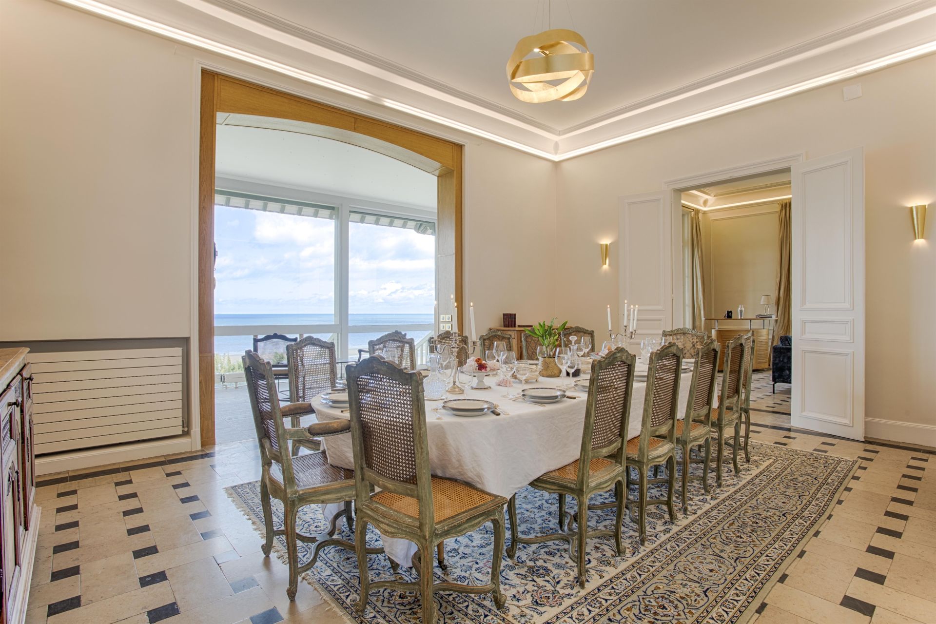 house 25 Rooms for seasonal rent on DEAUVILLE (14800)