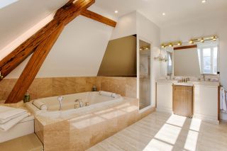 house 25 Rooms for seasonal rent on DEAUVILLE (14800)