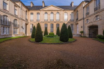 apartment 2 Rooms for sale on BAYEUX (14400) Sale Apartment Bayeux 2 Rooms 75 m²