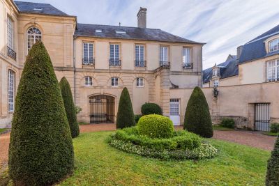 apartment 2 Rooms for sale on BAYEUX (14400) Sale Apartment Bayeux 2 Rooms 75 m²