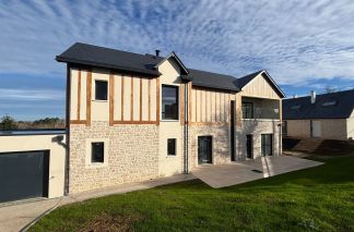 house 8 Rooms for sale on TROUVILLE SUR MER (14360)