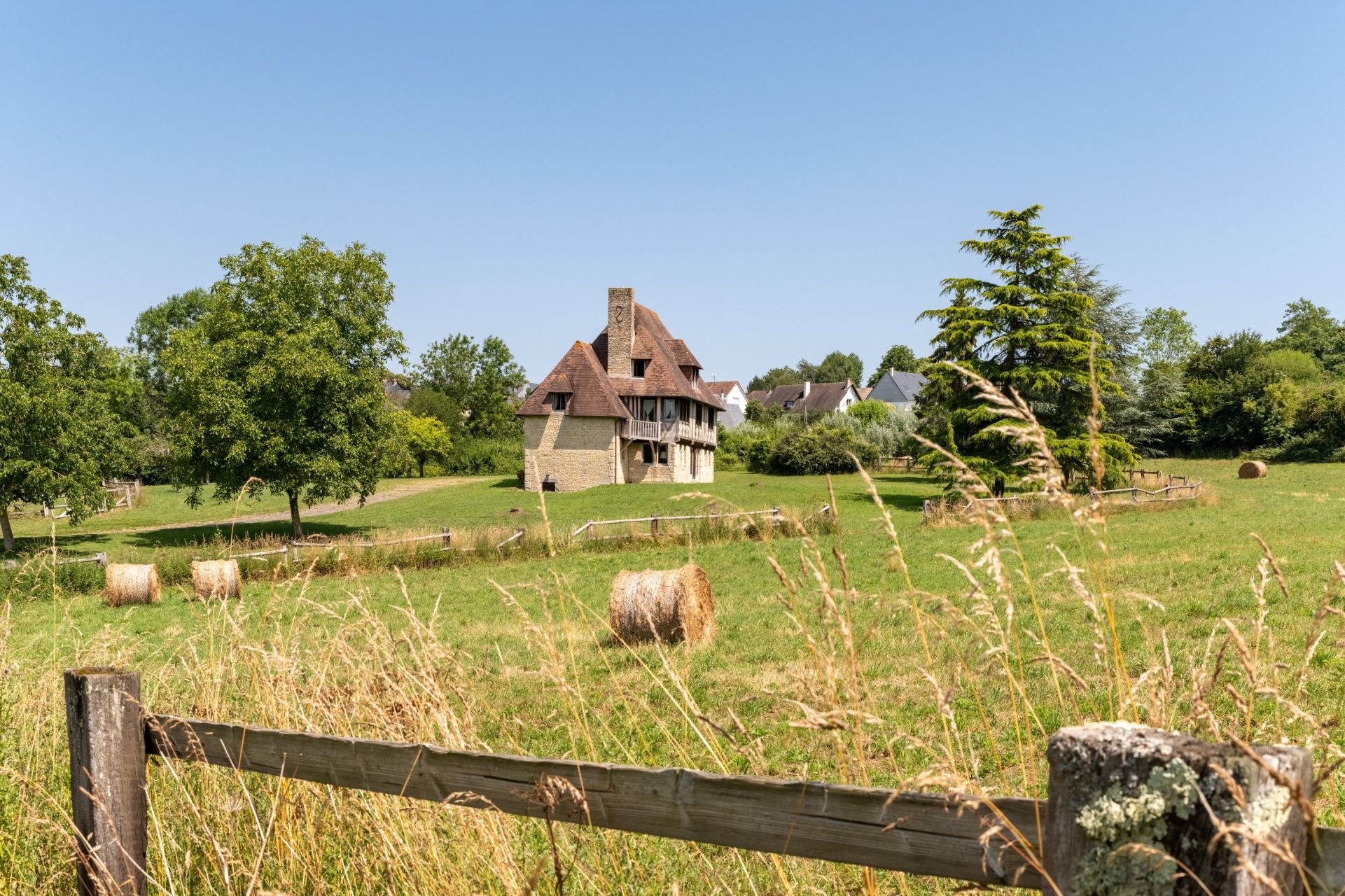 maison 8 Pièces en vente sur BEAUMONT EN AUGE (14950)