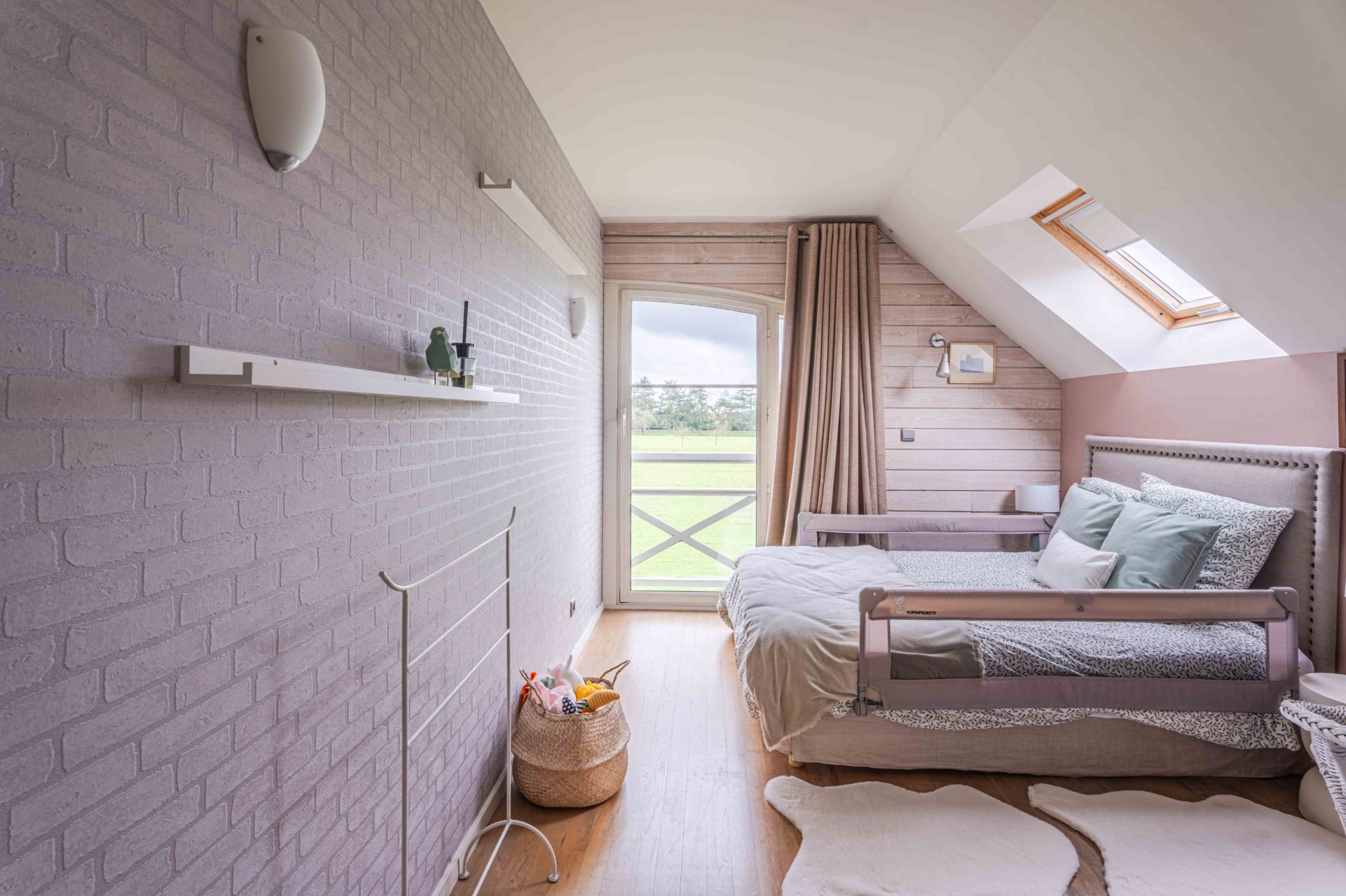 contemporary house 7 Rooms for sale on BAYEUX (14400)