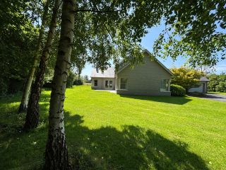 contemporary house 7 Rooms for sale on BAYEUX (14400)