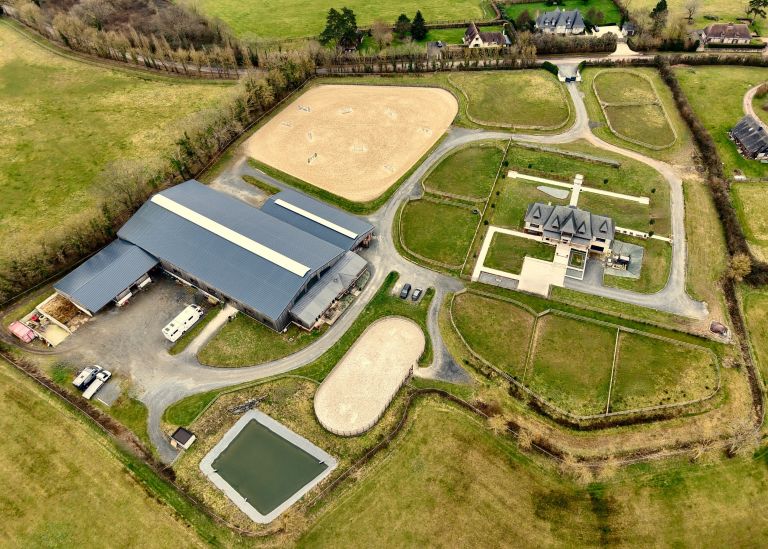 equestrian property 8 Rooms for sale on REUX (14130)