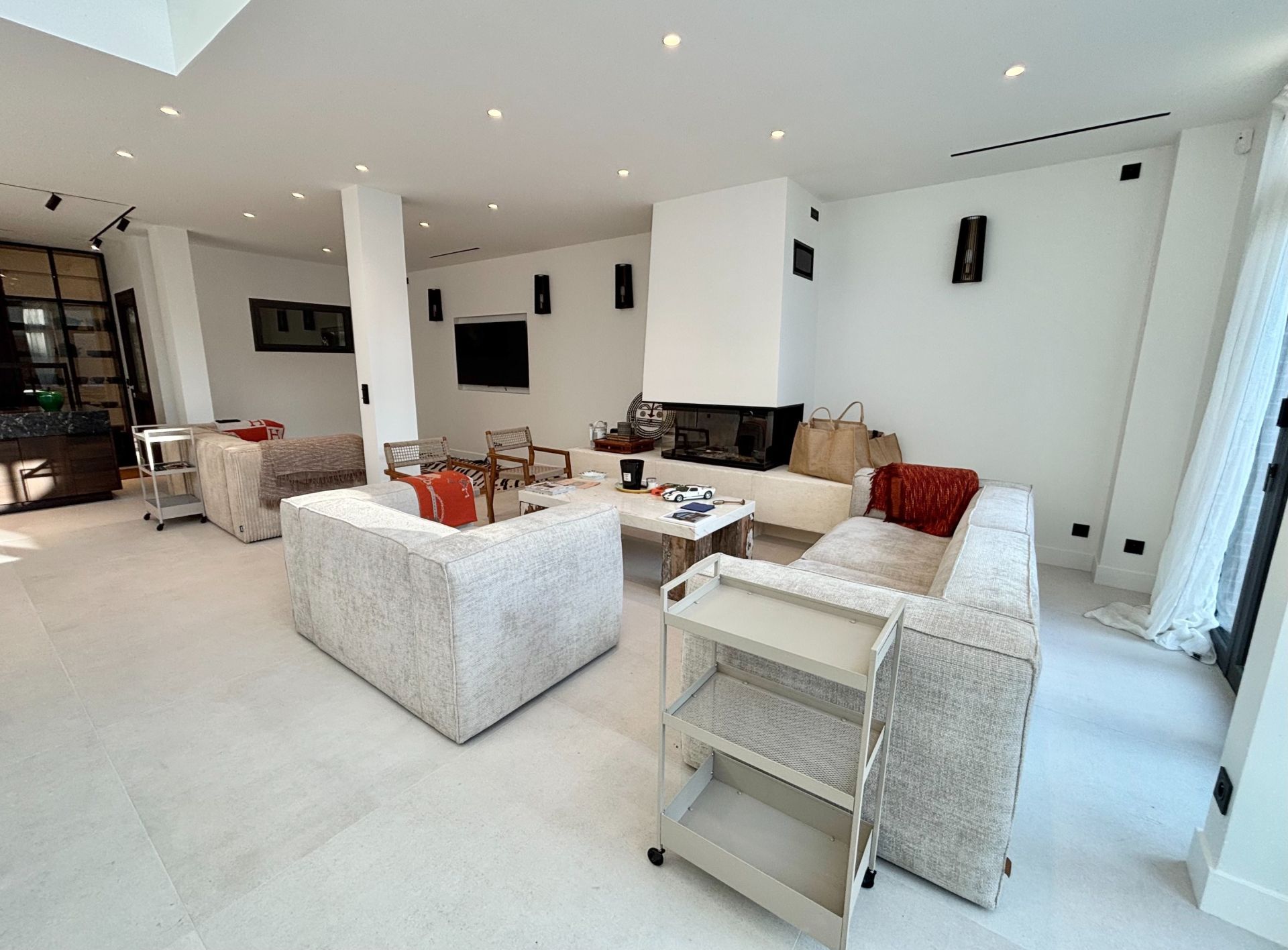 house 9 Rooms for seasonal rent on TROUVILLE SUR MER (14360)