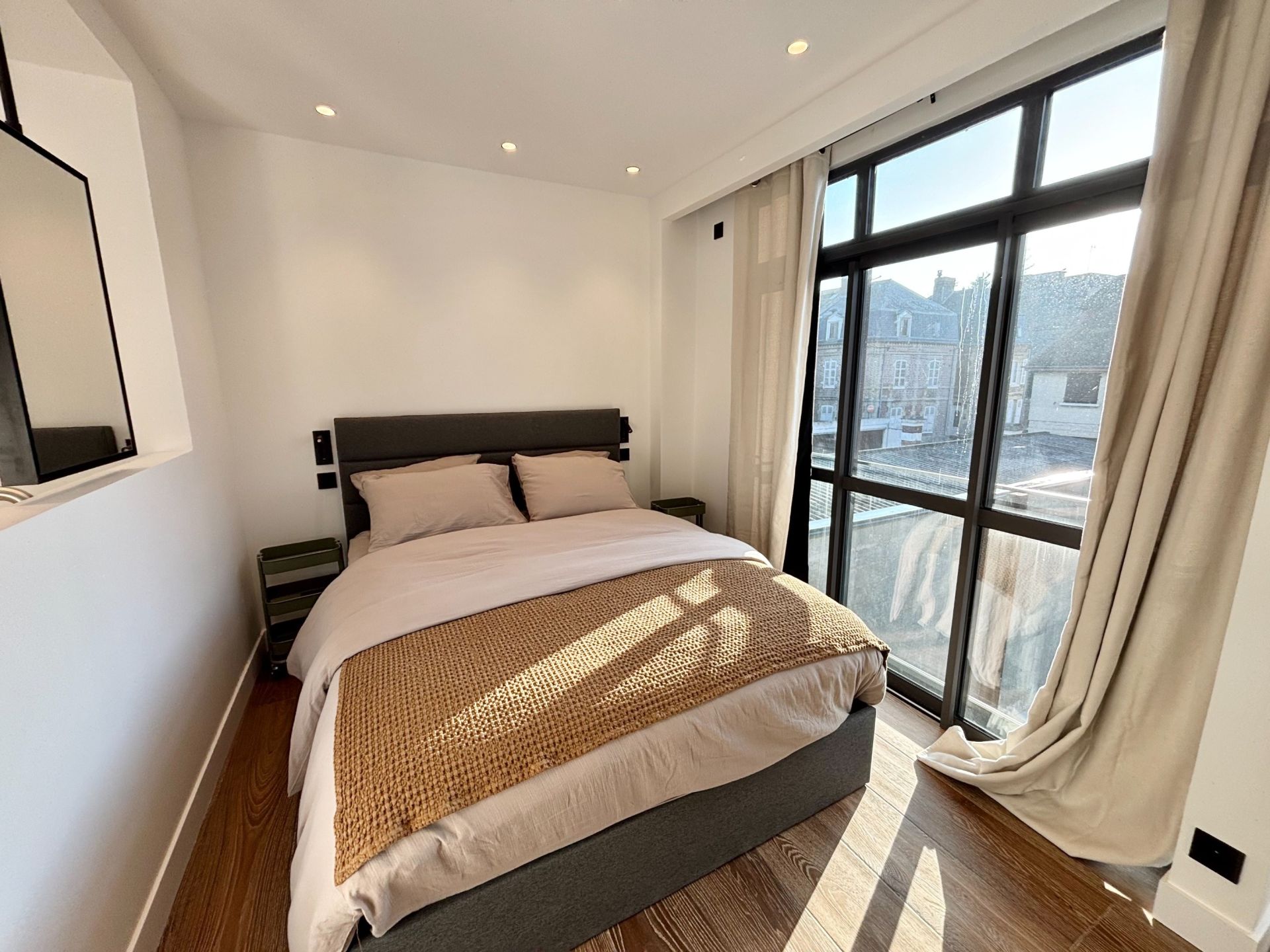 house 9 Rooms for seasonal rent on TROUVILLE SUR MER (14360)