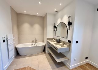 house 9 Rooms for seasonal rent on TROUVILLE SUR MER (14360)