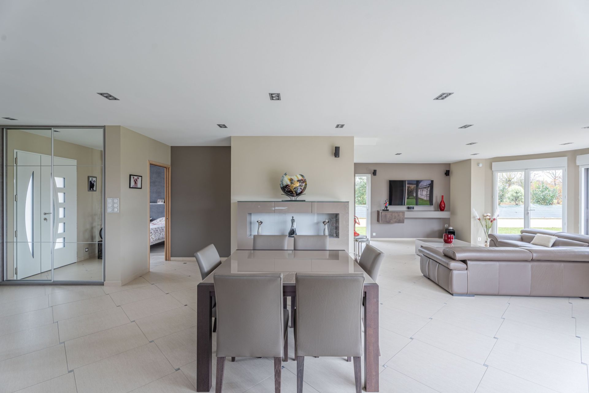 house 6 Rooms for sale on JULLOUVILLE (50610)