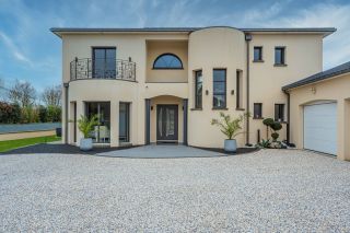 house 6 Rooms for sale on JULLOUVILLE (50610)