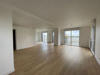 apartment 5 Rooms for sale on MONT ST AIGNAN (76130)
