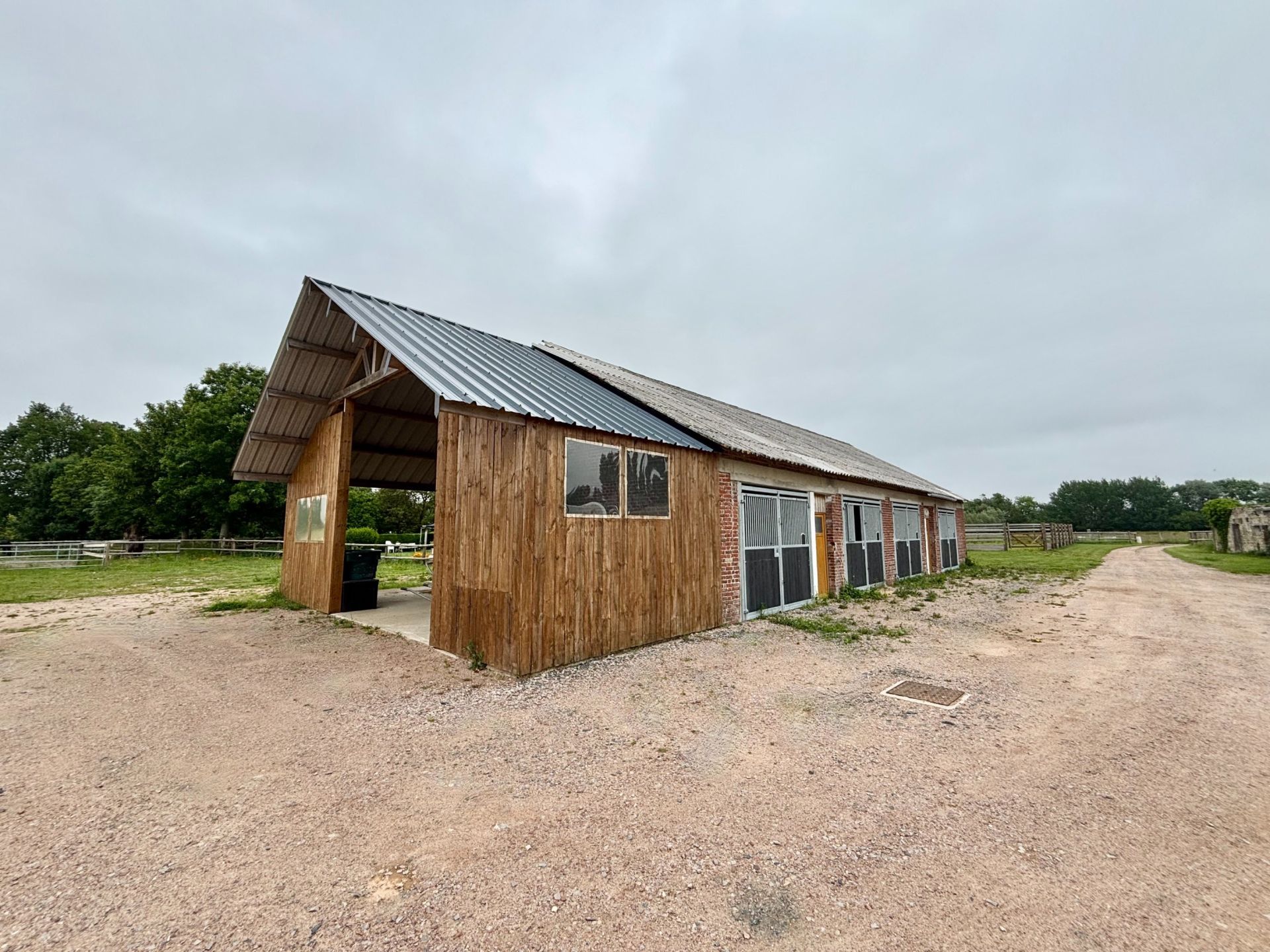 house 9 Rooms for sale on TROUVILLE SUR MER (14360)