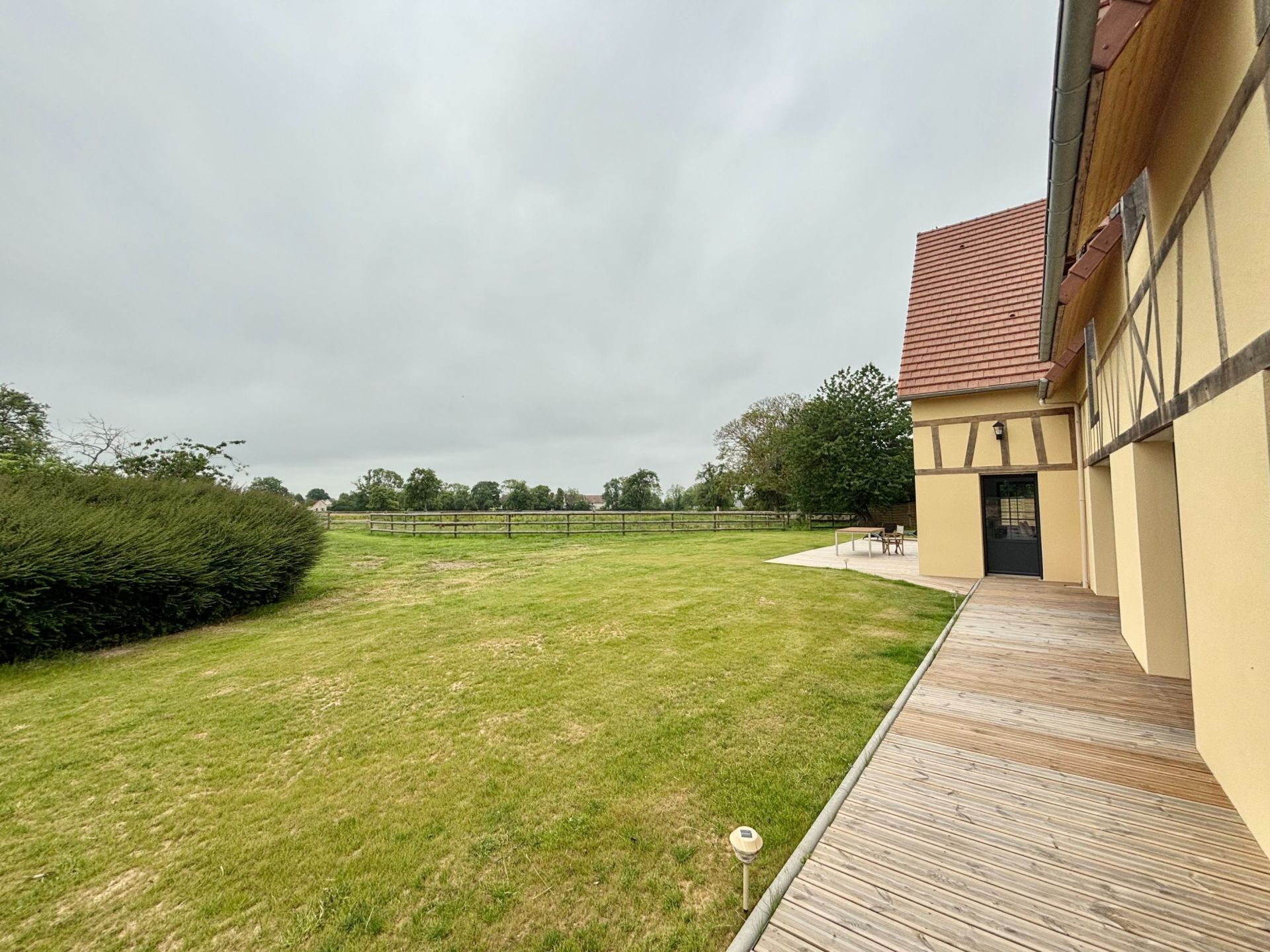 house 9 Rooms for sale on TROUVILLE SUR MER (14360)