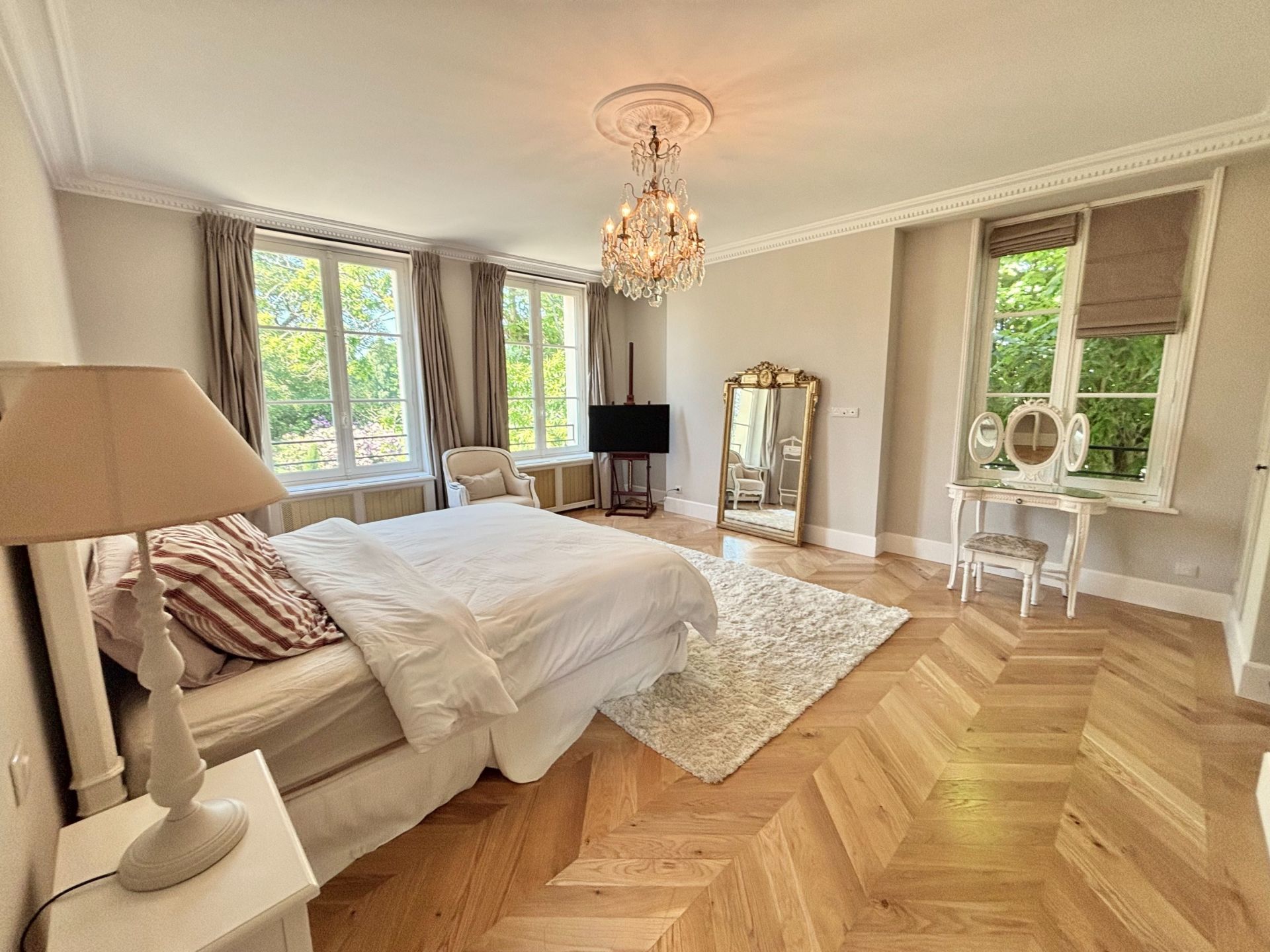 maison 9 Pièces en location saisonnière sur EQUEMAUVILLE (14600)