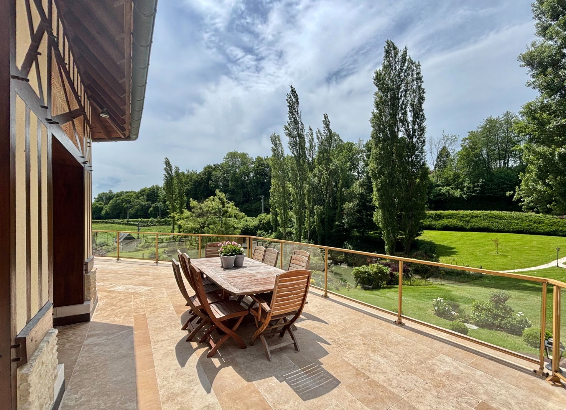 house 9 Rooms for sale on PONT L EVEQUE (14130)