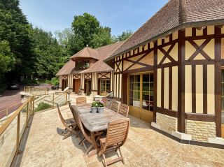 house 9 Rooms for sale on PONT L EVEQUE (14130)