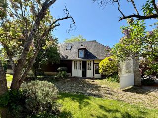 house 6 Rooms for sale on HAUSSEZ (76440)