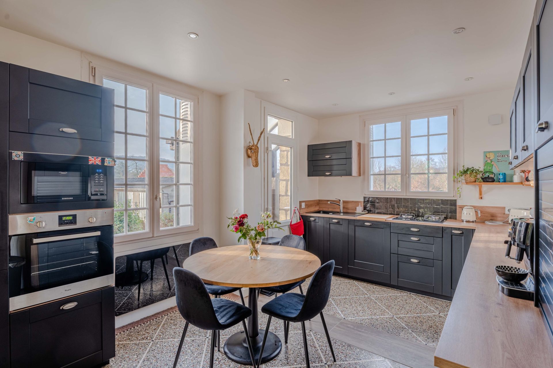 Norman house 9 Rooms for sale on PONT L EVEQUE (14130)