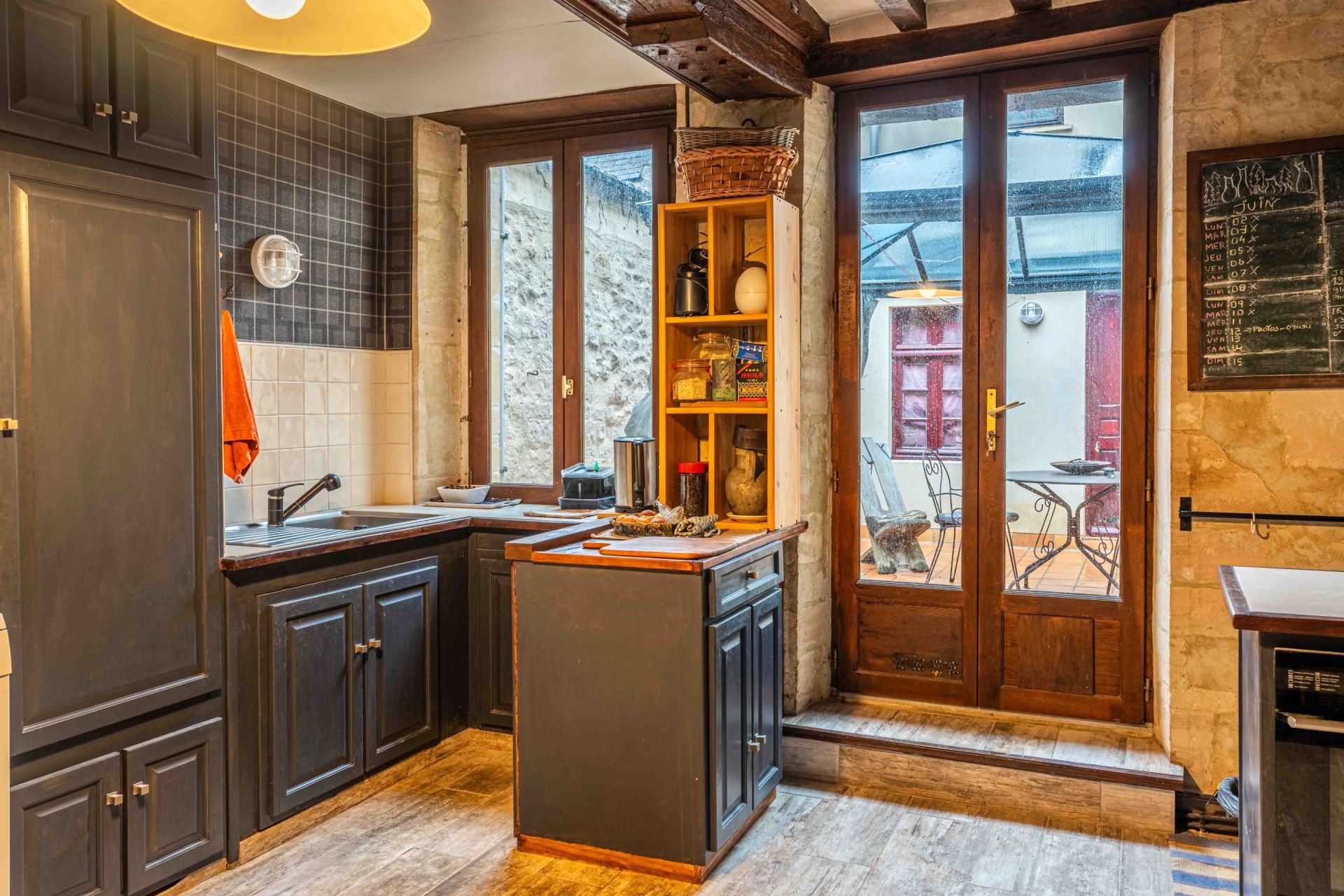house 9 Rooms for sale on BAYEUX (14400)