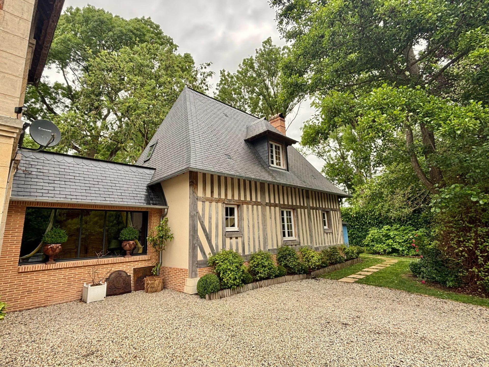 maison 12 Pièces en vente sur TOURGEVILLE (14800)