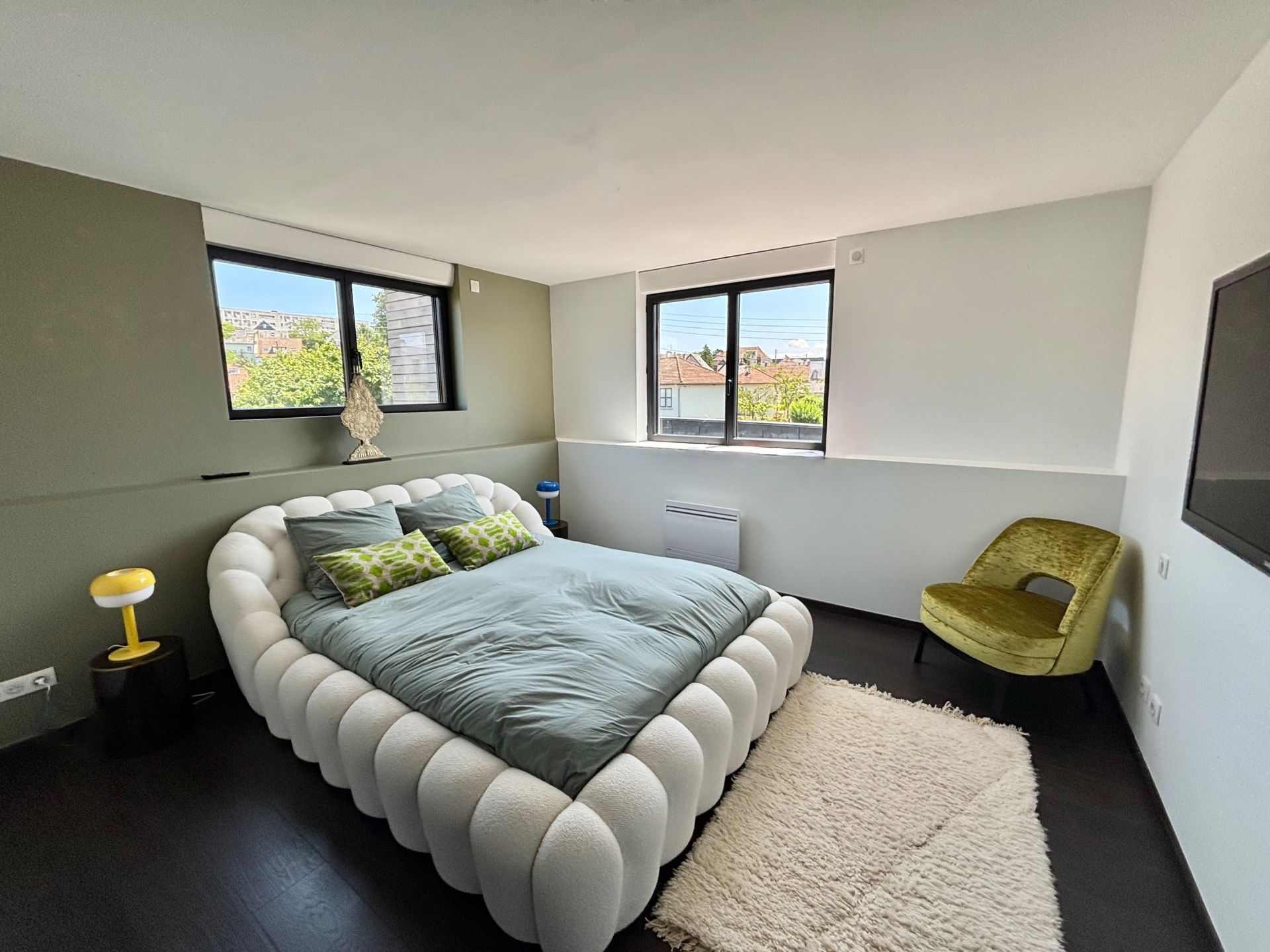 house 8 Rooms for sale on CAEN (14000)