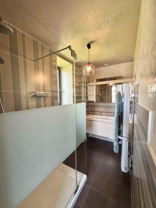 house 8 Rooms for sale on CAEN (14000)