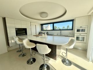 house 7 Rooms for sale on VILLERS SUR MER (14640)