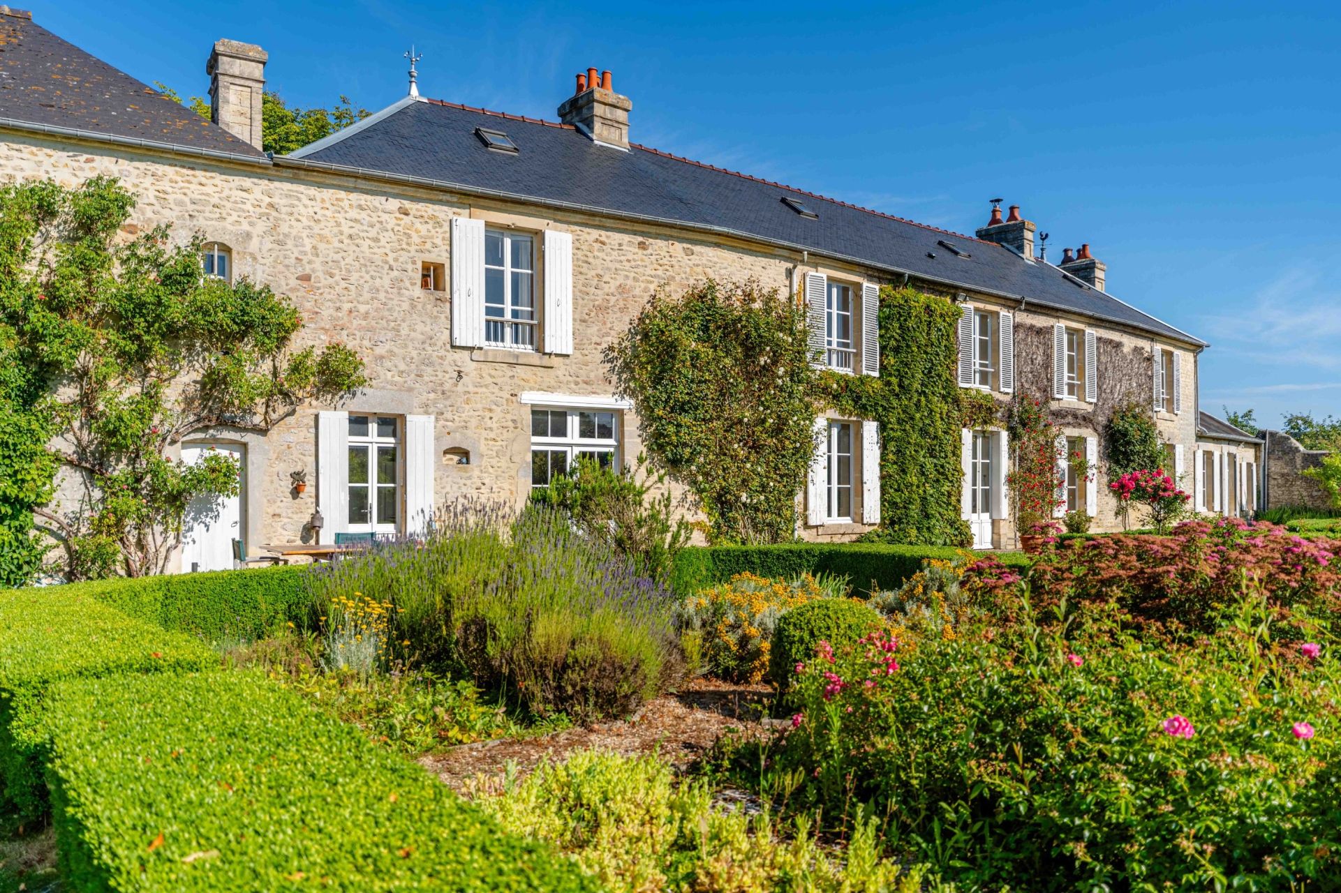 maison 12 Pièces en vente sur ARROMANCHES LES BAINS (14117)