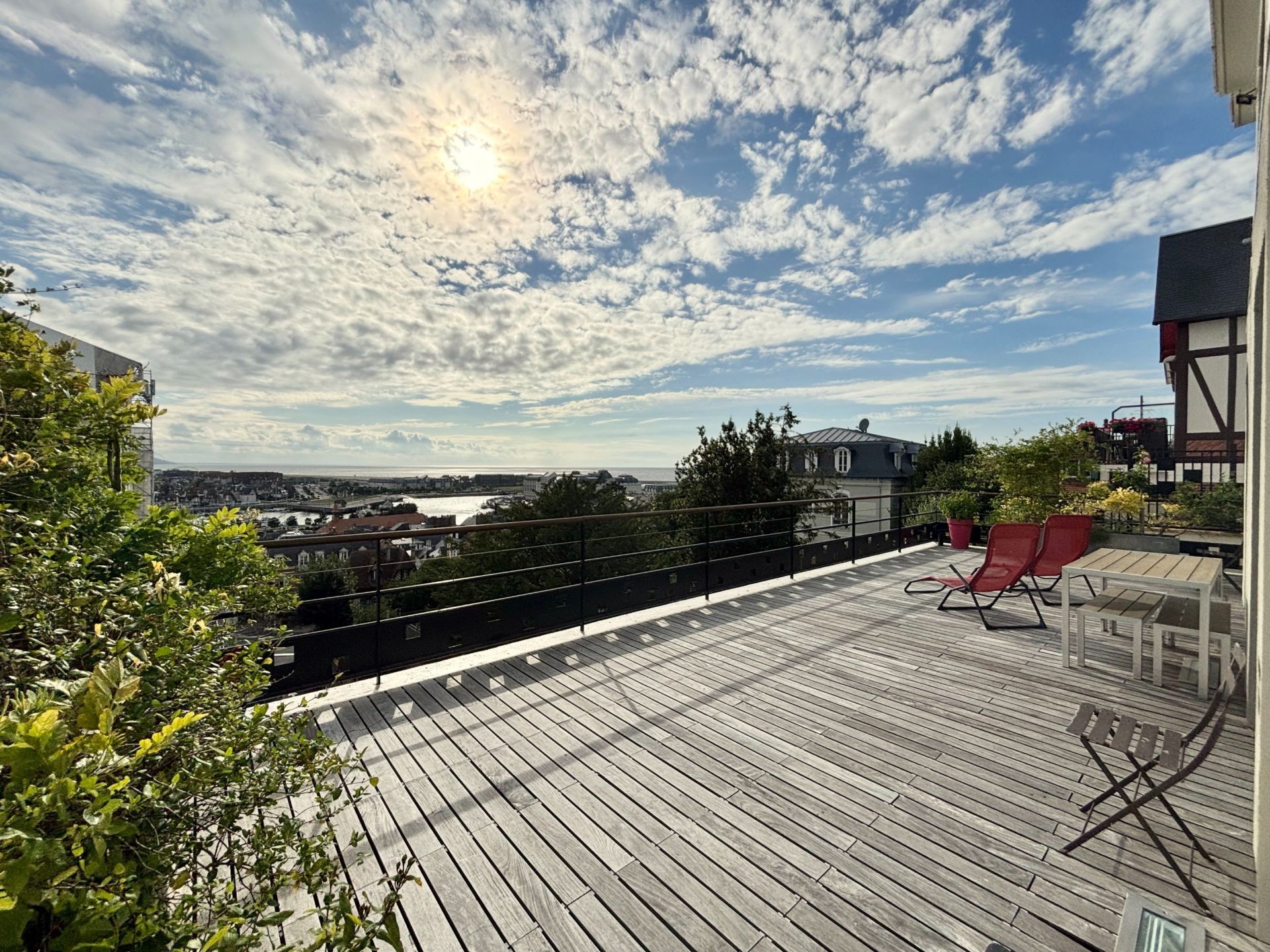 house 9 Rooms for sale on TROUVILLE SUR MER (14360)