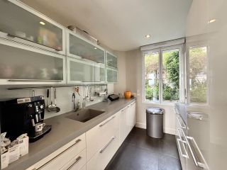 house 9 Rooms for sale on TROUVILLE SUR MER (14360)