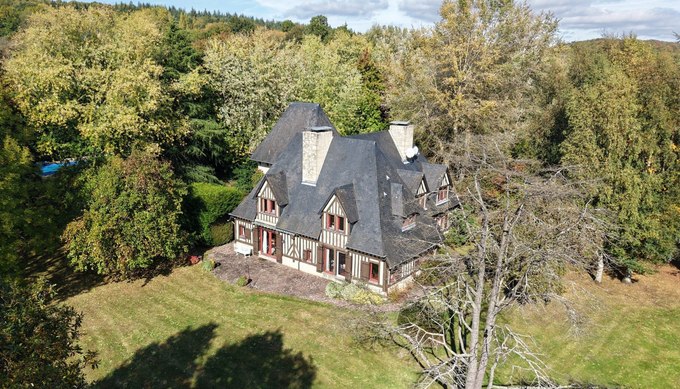 maison 10 Pièces en vente sur ENGLESQUEVILLE EN AUGE (14800)