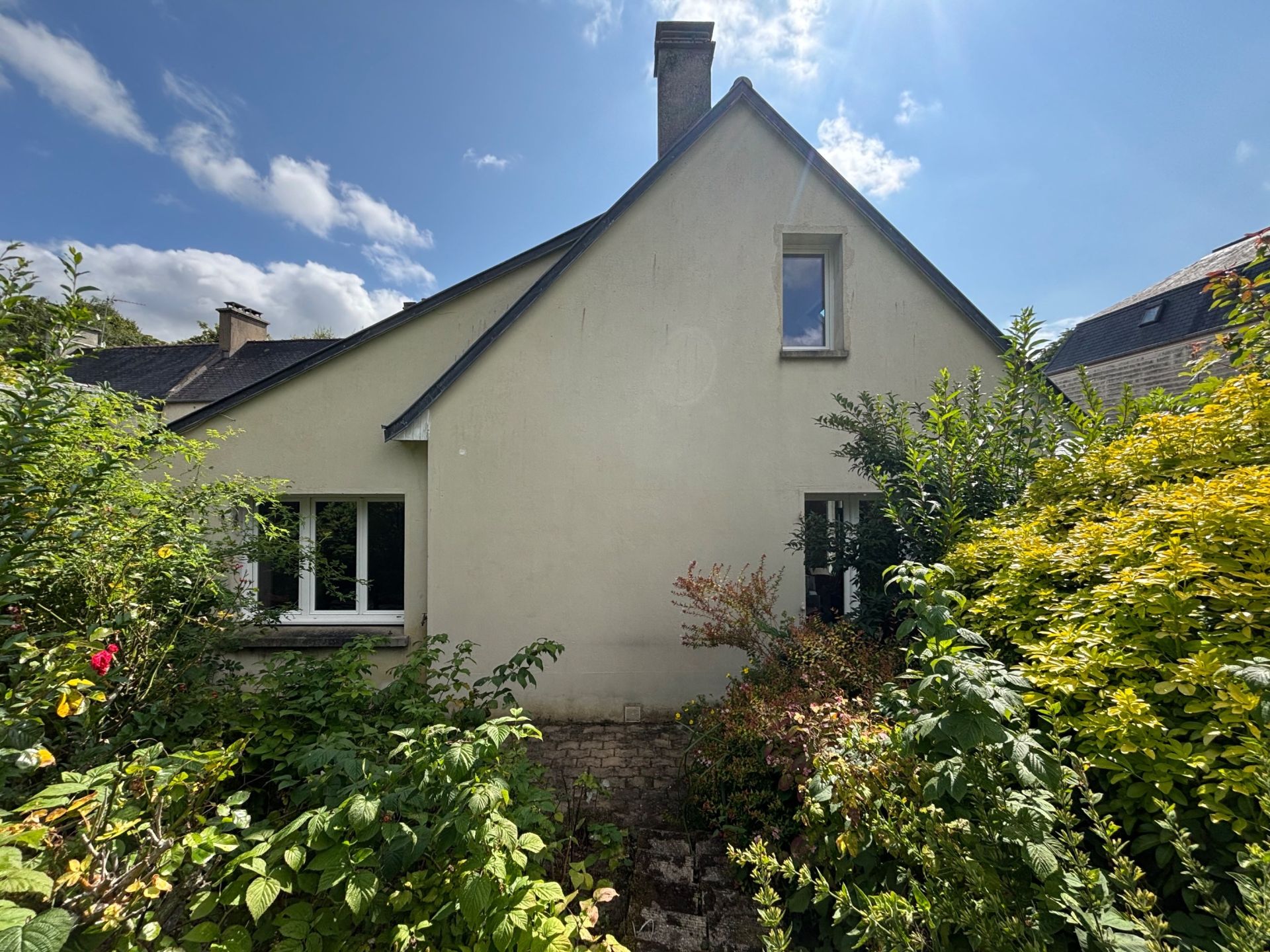 house 9 Rooms for sale on BAYEUX (14400)