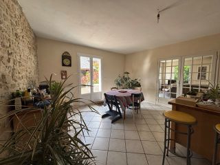 house 9 Rooms for sale on BAYEUX (14400)