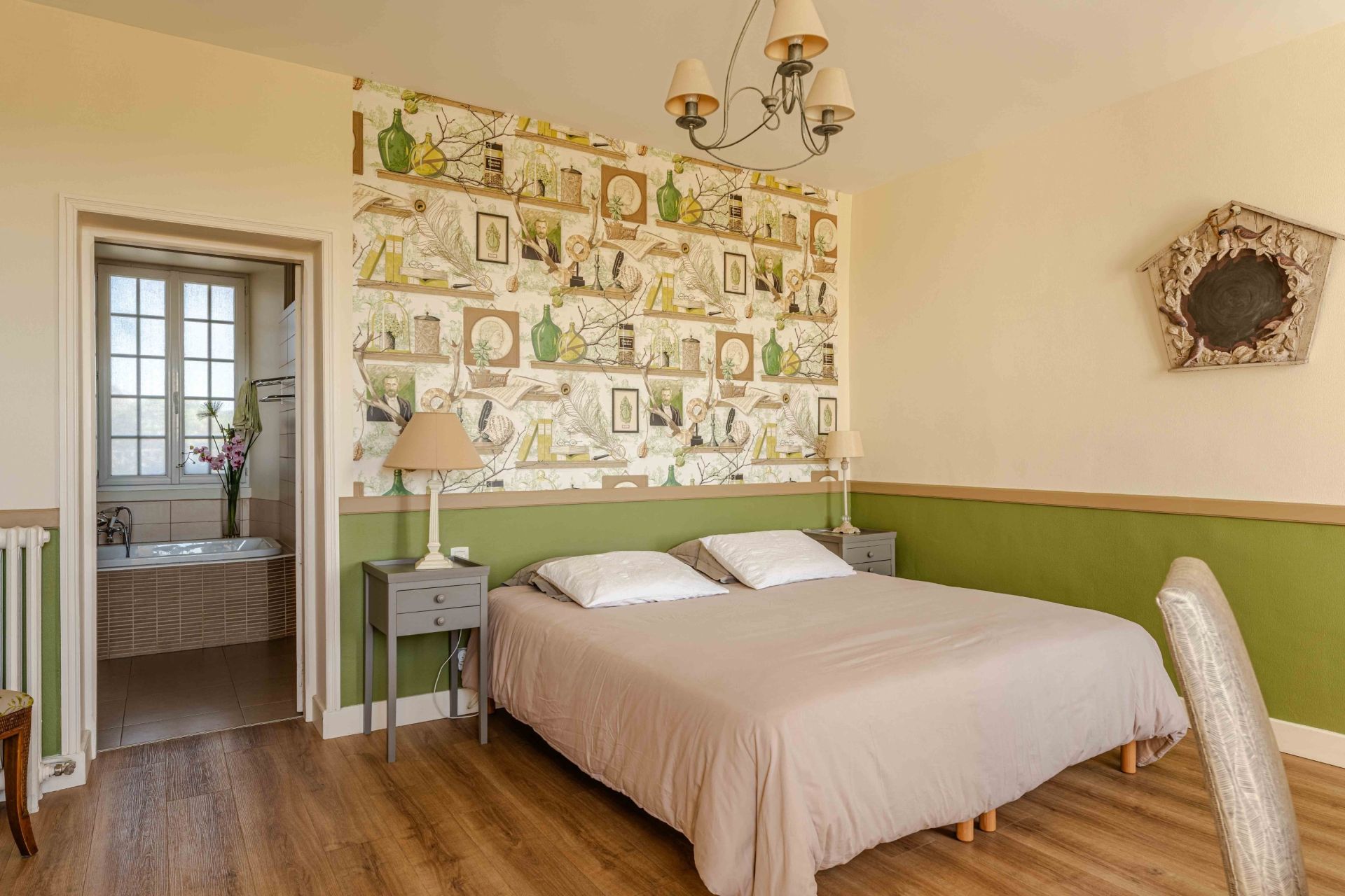 house 11 Rooms for sale on BAYEUX (14400)