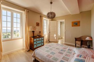 house 11 Rooms for sale on BAYEUX (14400)