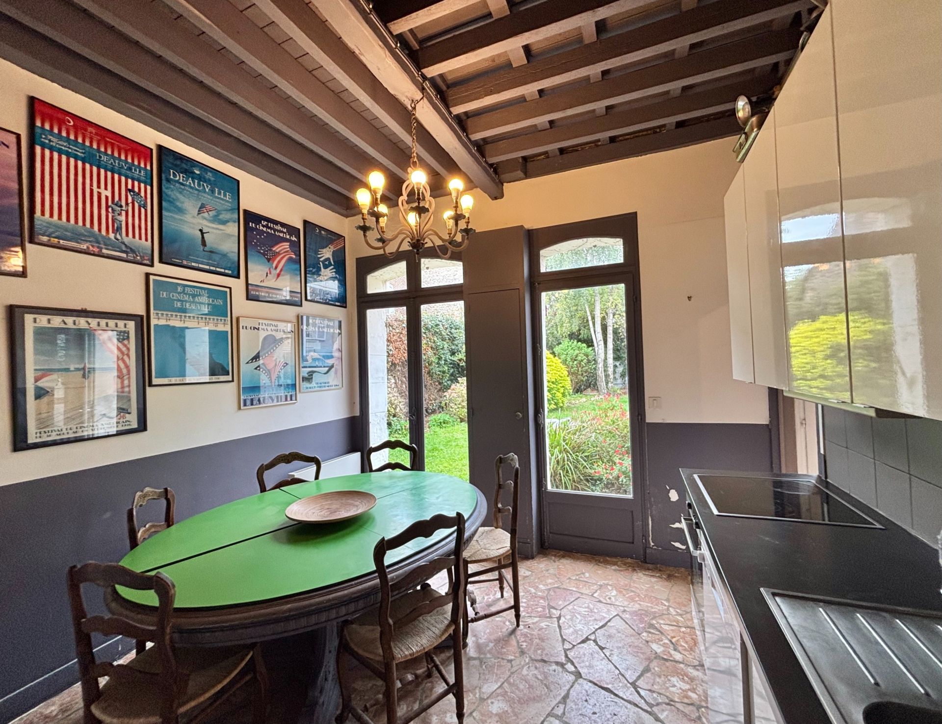 house 6 Rooms for sale on DEAUVILLE (14800)