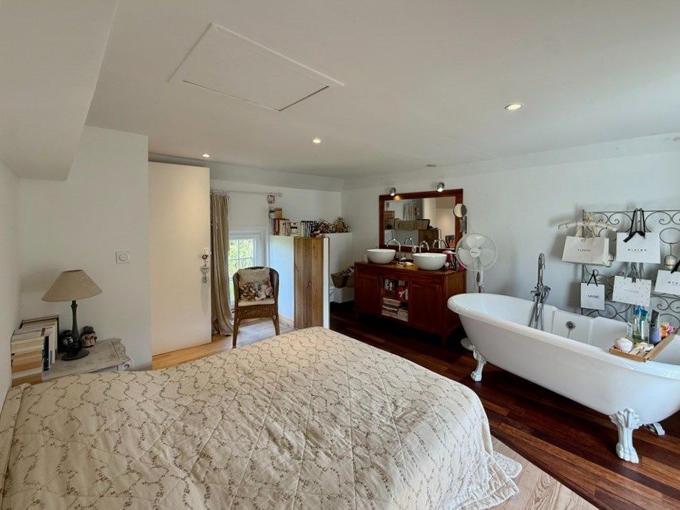 maison normande 8 Pièces en vente sur MANNEVILLE LA PIPARD (14130)