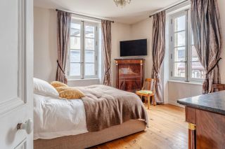 house 12 Rooms for sale on CREULLY (14480)