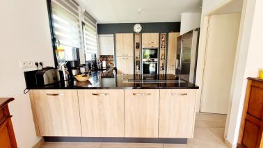 house 5 Rooms for sale on PONT L EVEQUE (14130)