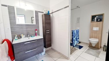 house 5 Rooms for sale on PONT L EVEQUE (14130)