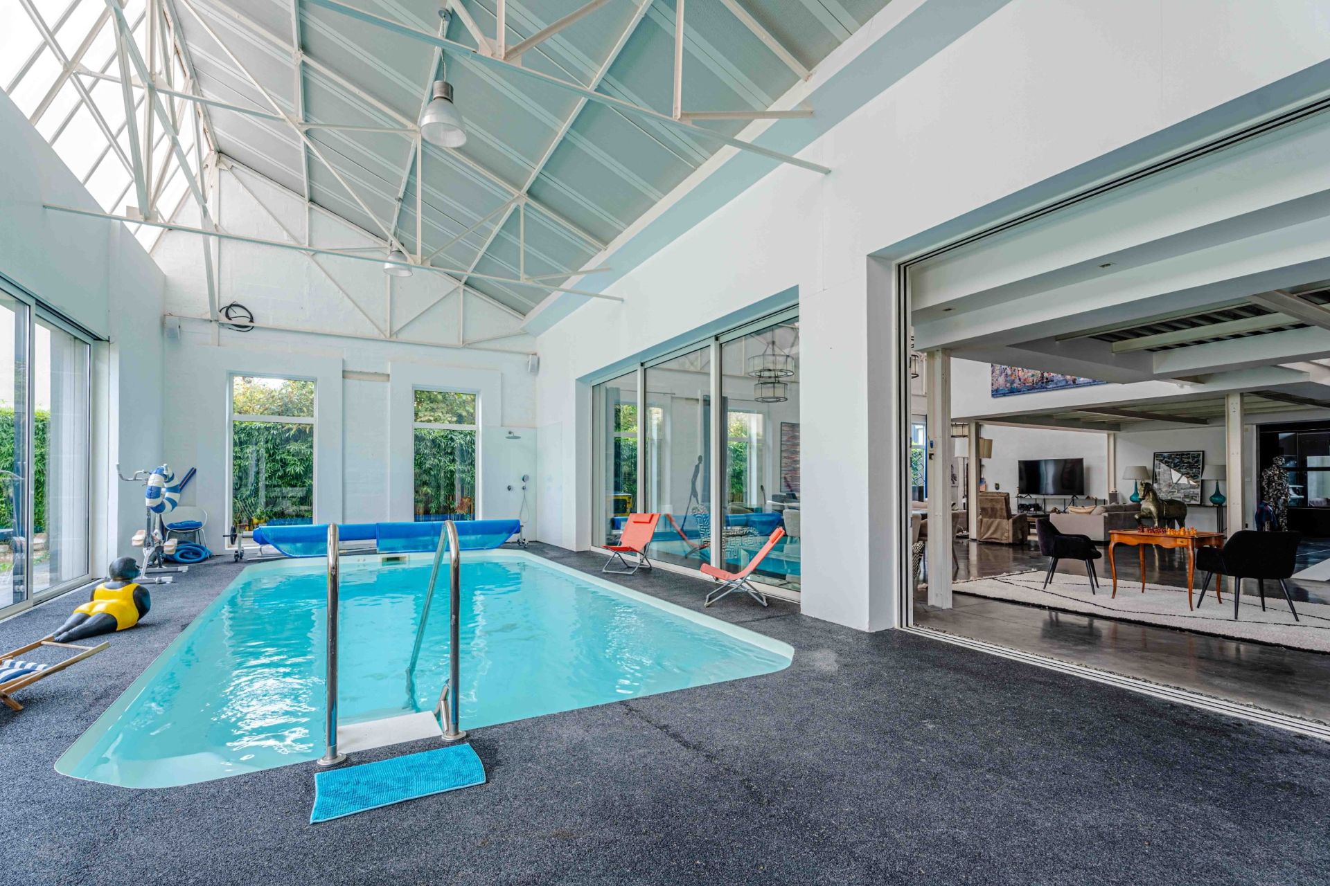 house 7 Rooms for sale on CAEN (14000)