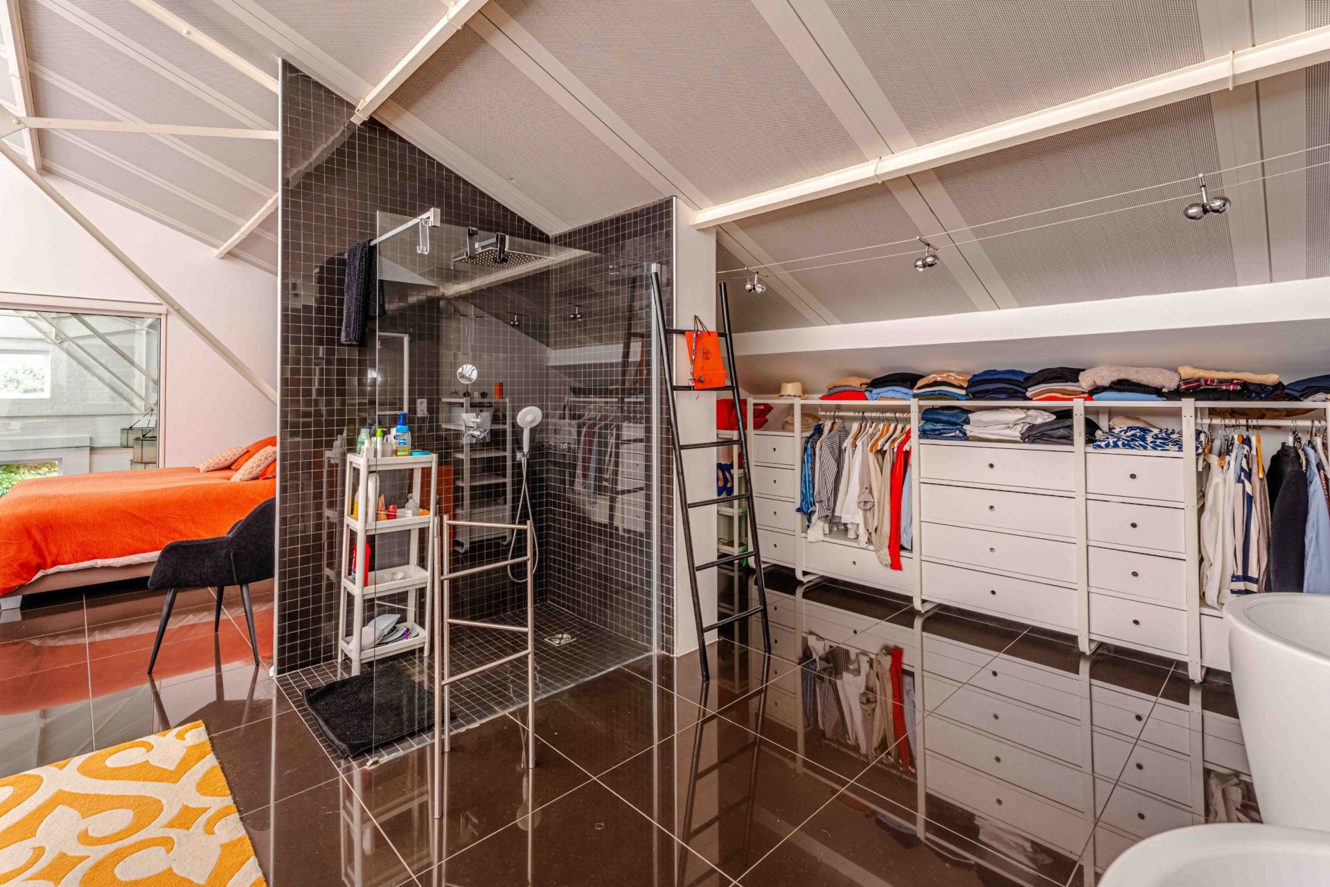 house 7 Rooms for sale on CAEN (14000)