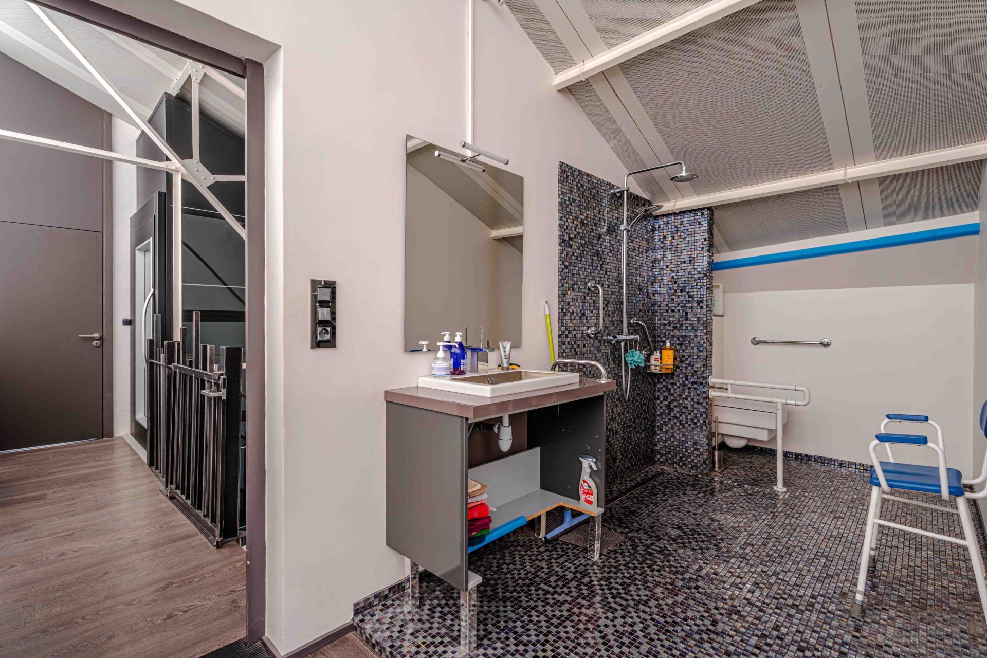 house 7 Rooms for sale on CAEN (14000)