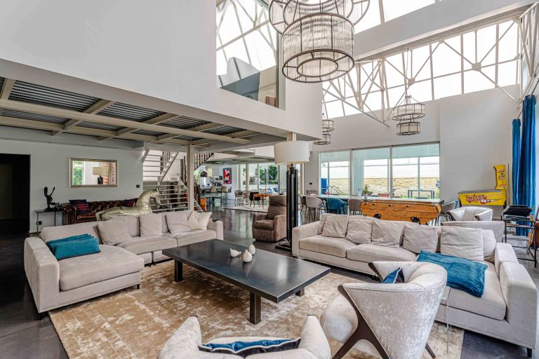 house 7 Rooms for sale on CAEN (14000)