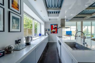 house 7 Rooms for sale on CAEN (14000)