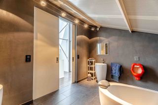 house 7 Rooms for sale on CAEN (14000)