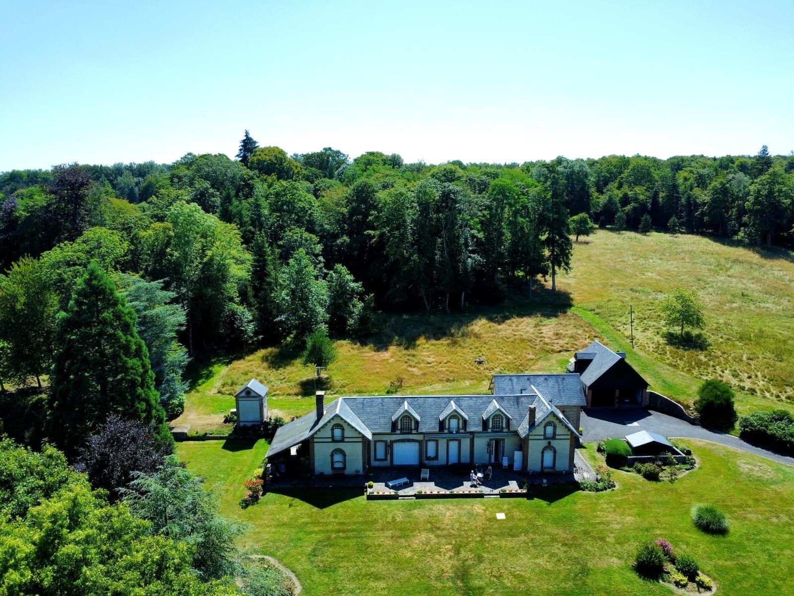 maison 12 Pièces en vente sur ST MARTIN D ECUBLEI (61300)