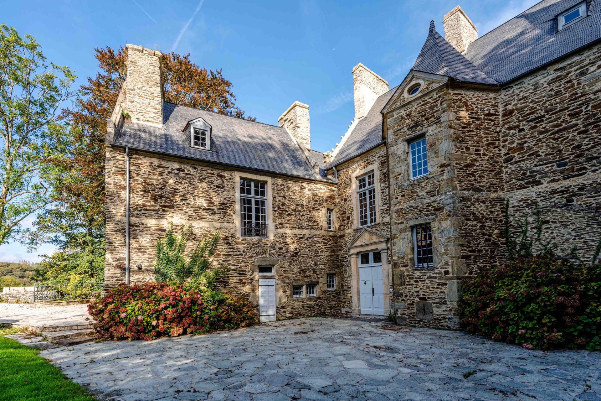 house 20 Rooms for sale on AGNEAUX (50180)